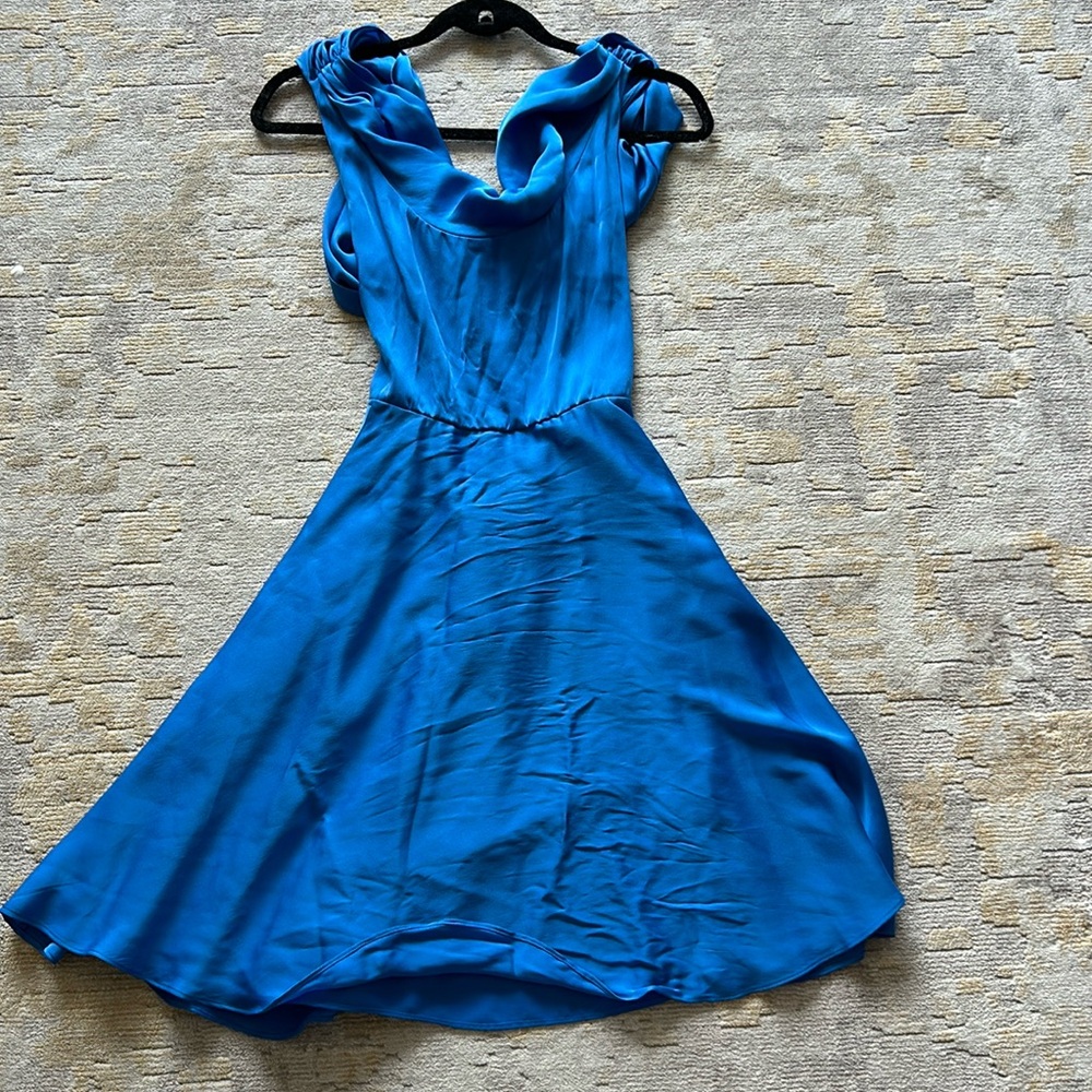 Alice + Olivia blue midi dress